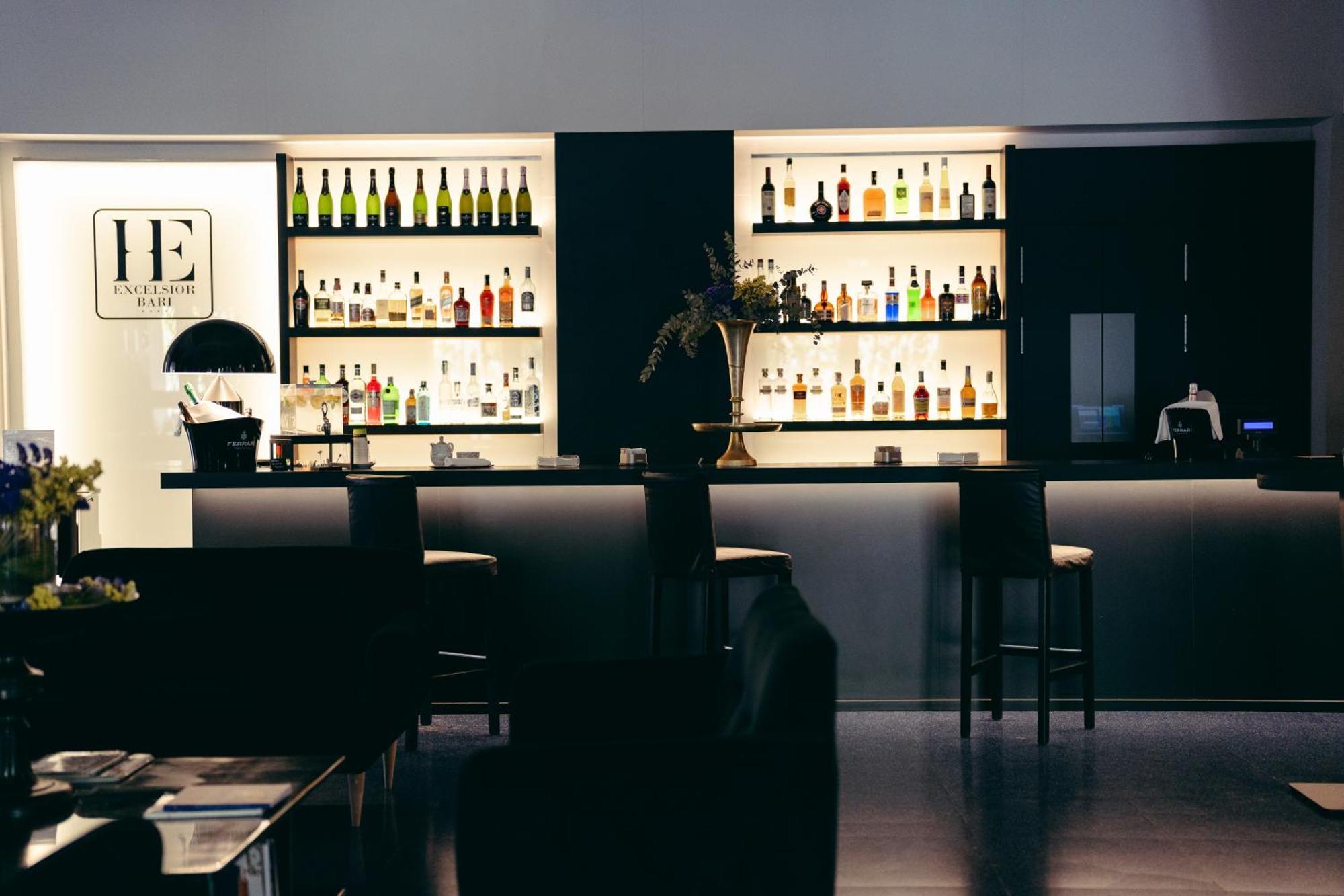 Hotel Excelsior Bari Esterno foto