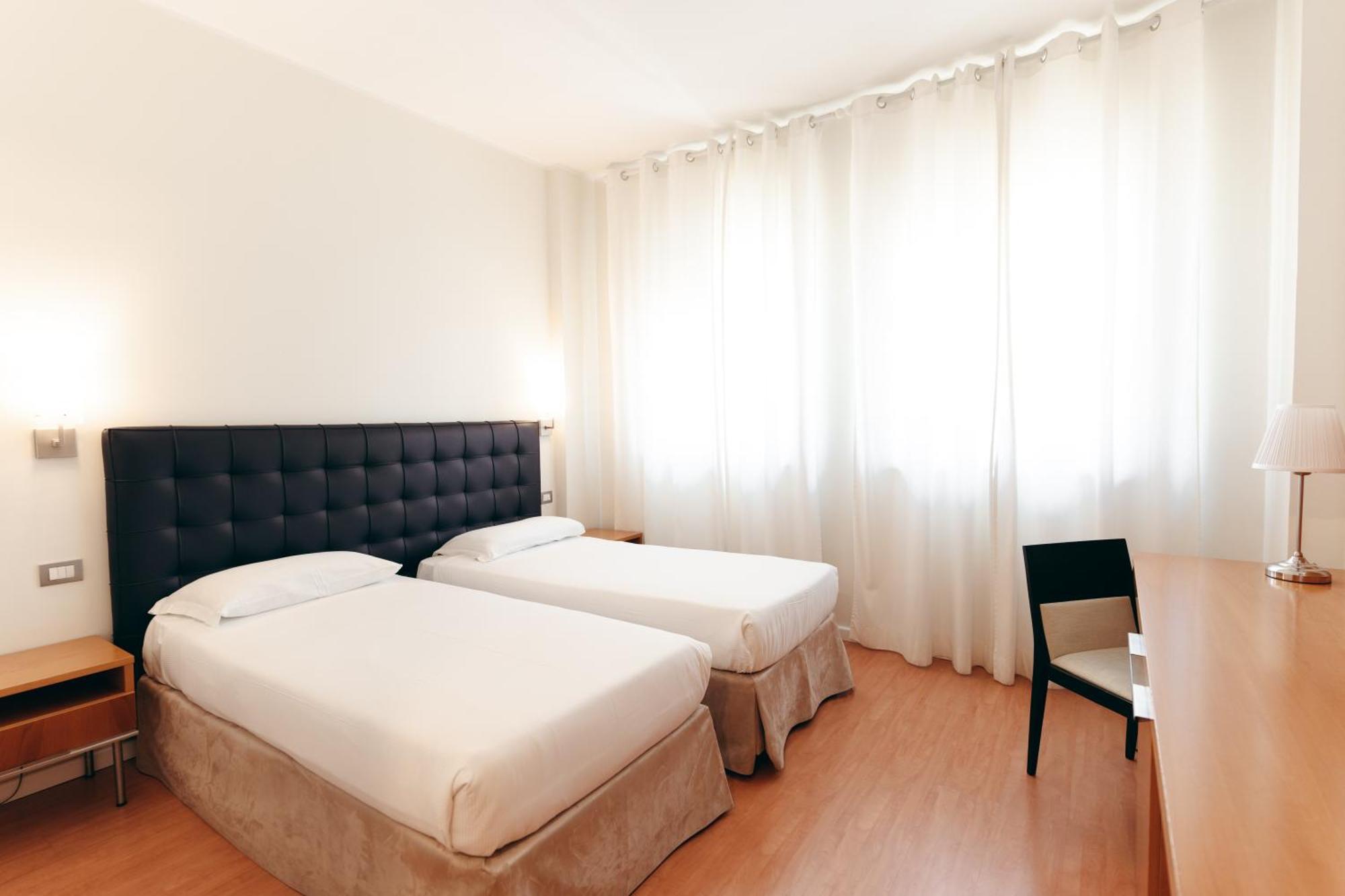 Hotel Excelsior Bari Esterno foto
