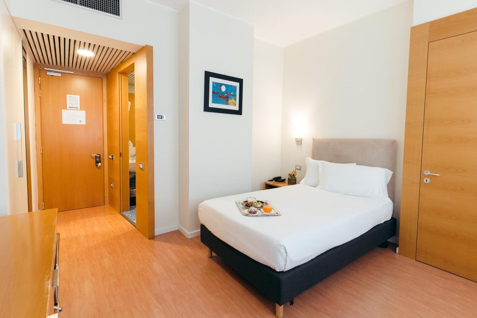 Hotel Excelsior Bari Esterno foto